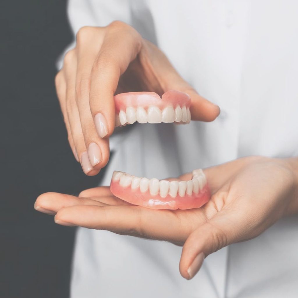 protesi fissa e dentiera a Novi Ligure